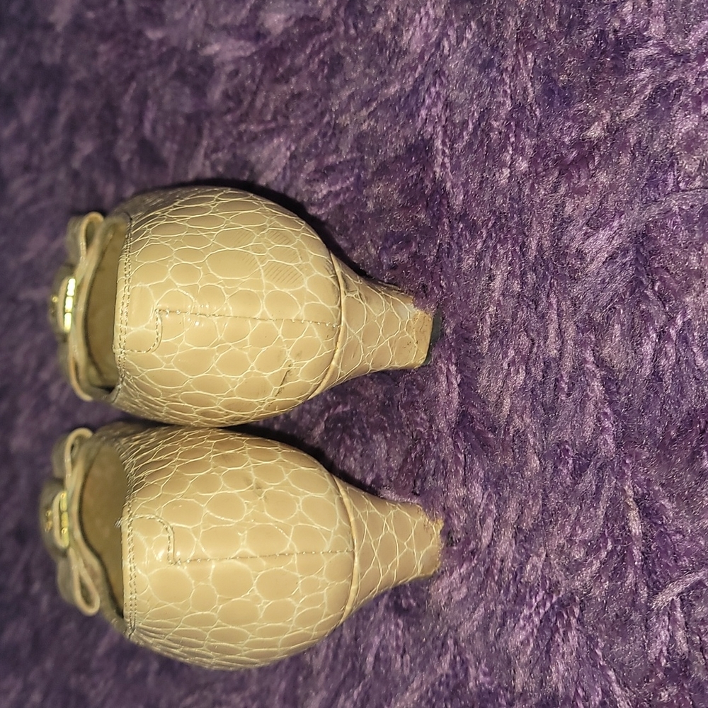 Sandals - Picture 2 of 3